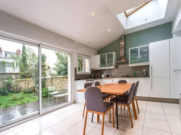 Maison 6 pièces 180 m²