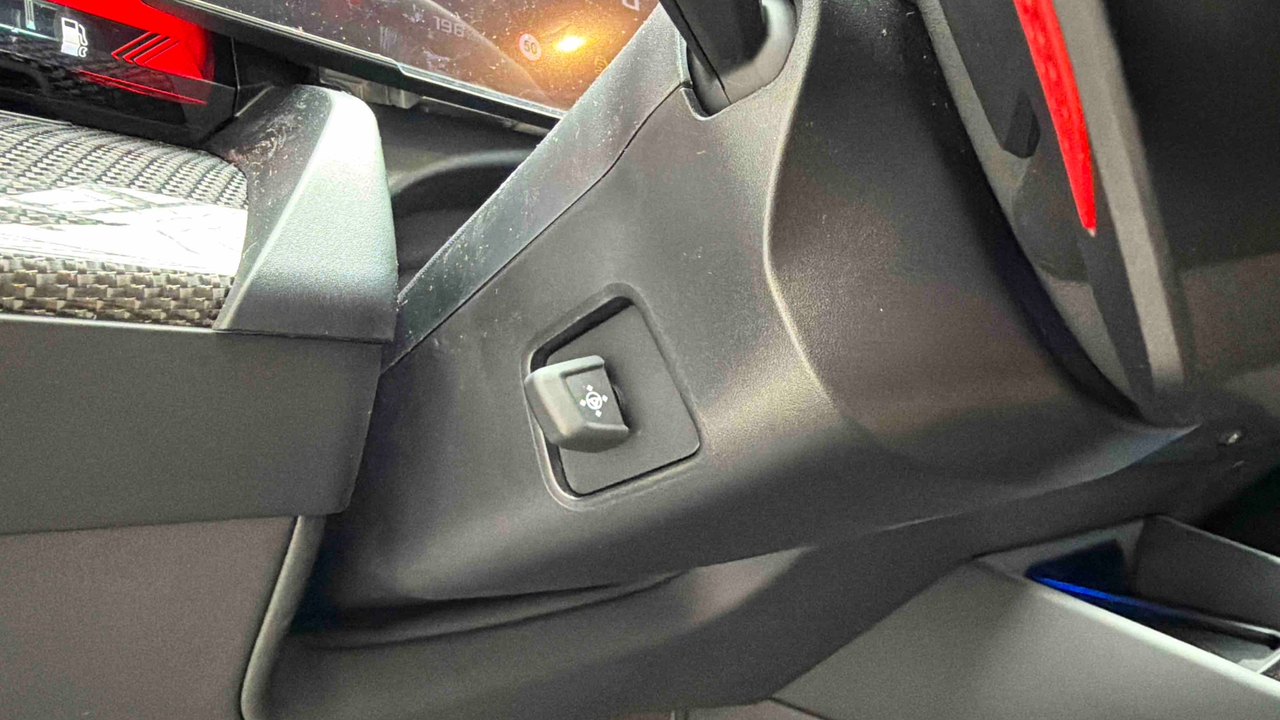 BMW M5 Touring PHEV 727 ch BVA8 — photo 31