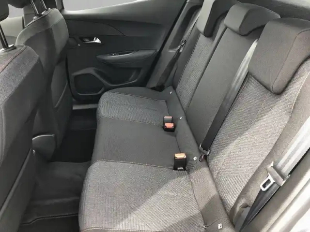 Peugeot 2008 hybrid 110 e-dcs6 — photo 32