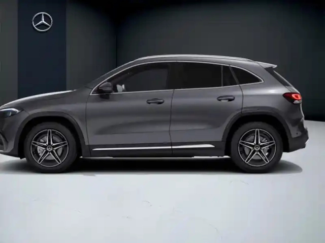 Mercedes Eqa 250+ amg line — photo 2