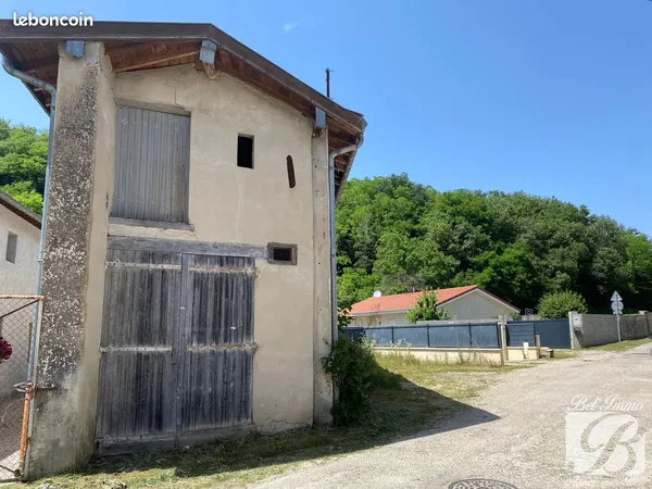 Parking/box 2 pièces 72 m²