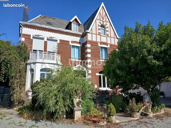 Maison 17 pièces 245 m²
