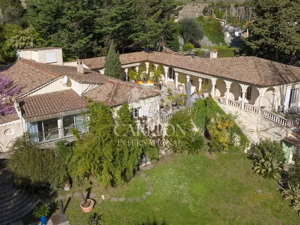Grasse - Villa de style Florentin de plain-pied