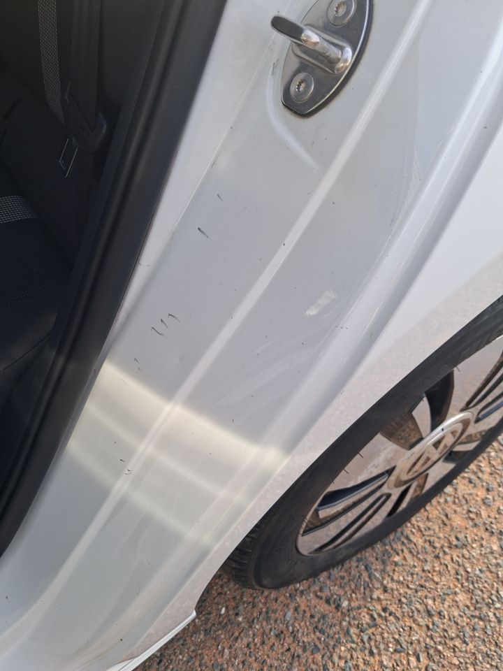 Volkswagen e-UP Electrique — photo 33