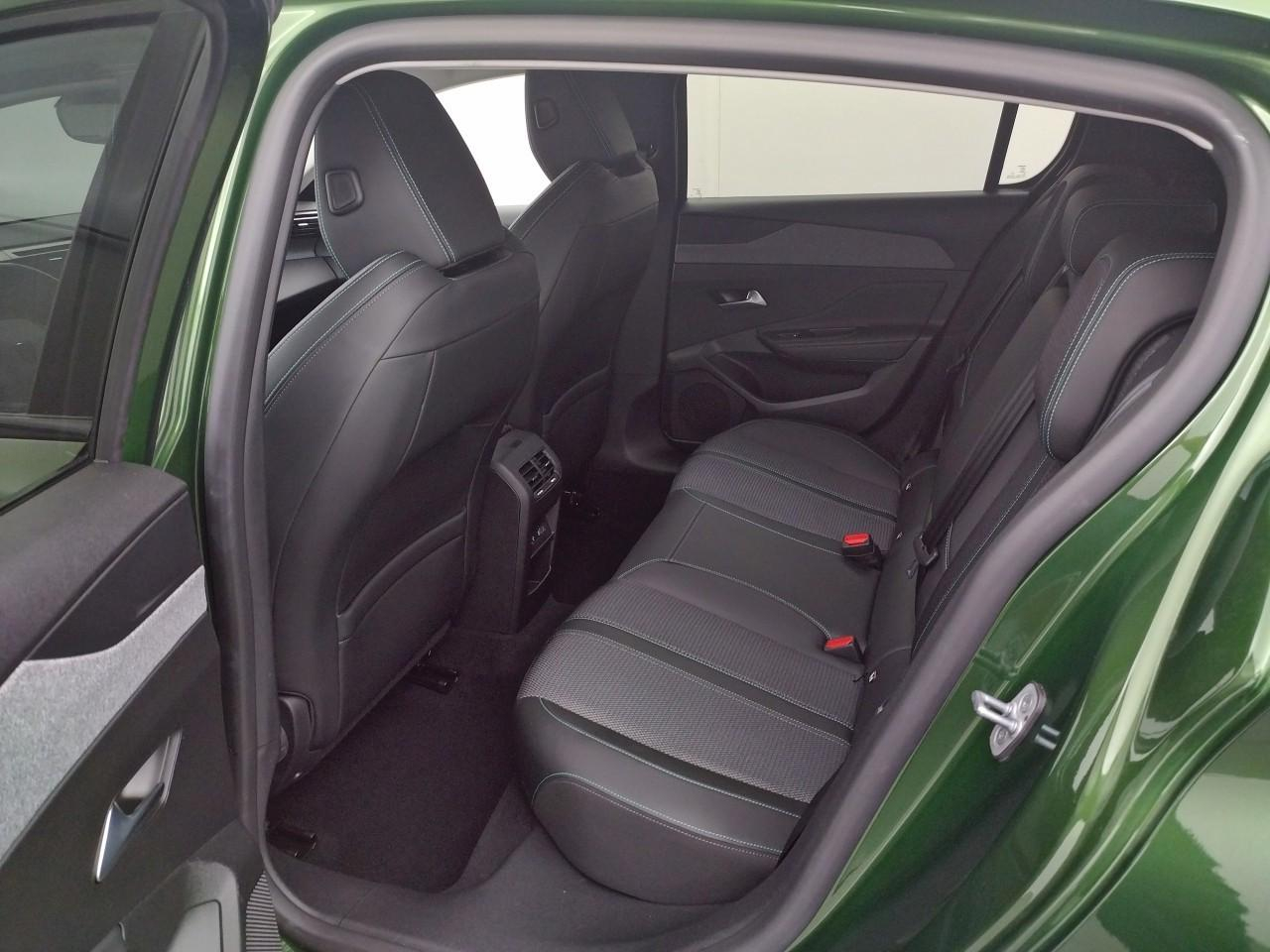 Peugeot 308 phev 180 e-eat8 allure pack — photo 13