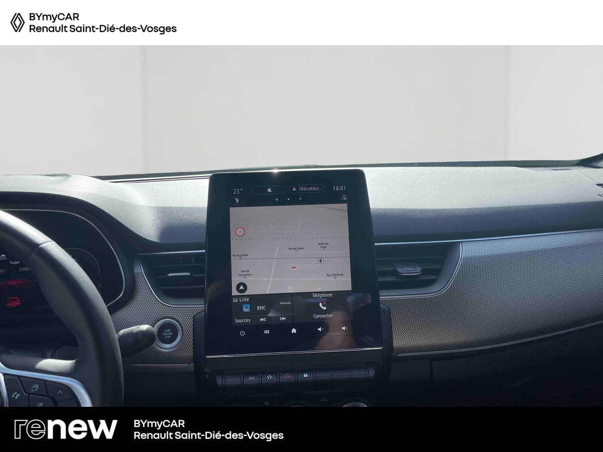 Renault Arkana E-Tech 145 - 23 — photo 16