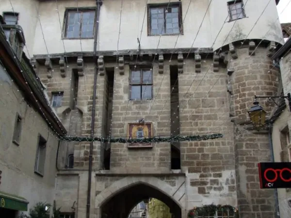 Exceptionnel Porte fortifiée Monument Historique Classé 15-17ème