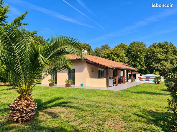 Maison 150 m² avec piscine, grande terrasse et terrain arboré de 3 000 m² - Goos