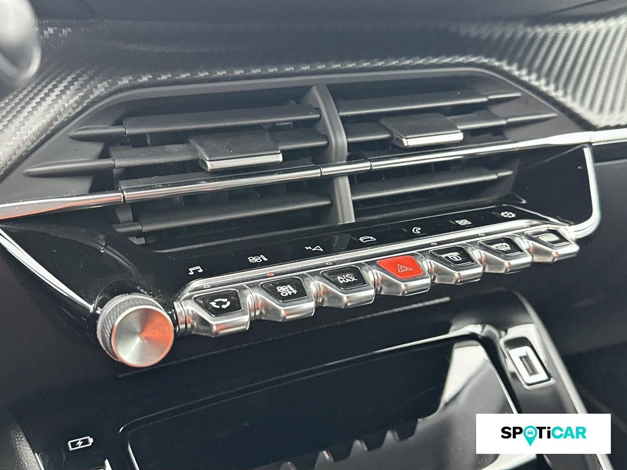 Peugeot 2008 1.2 puretech 130ch s&s roadtrip eat8 — photo 15