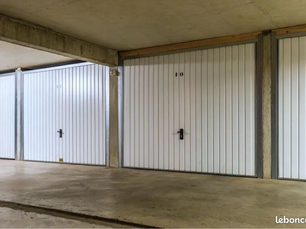 Stationnement Location Montluçon  15m² 60€