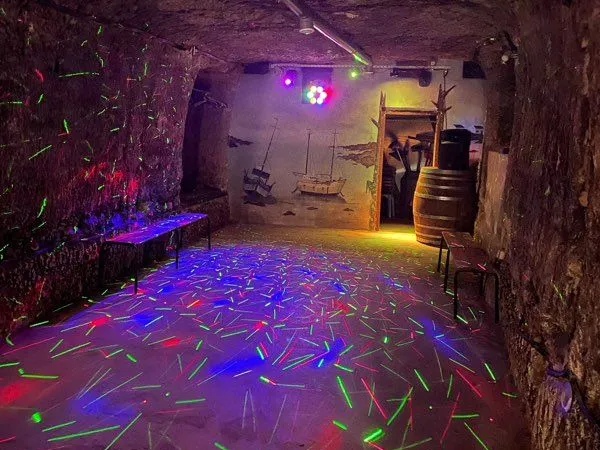 Cave festive