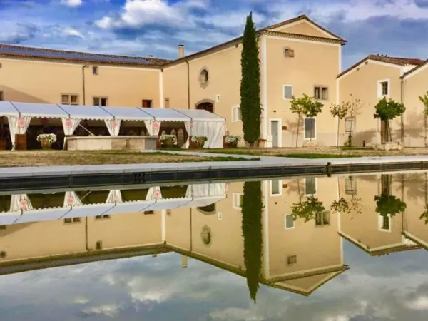 MANOIR 5000 m2 de BATIT sur 880 hectares.