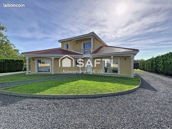 Propriété 5 pièces 156 m²