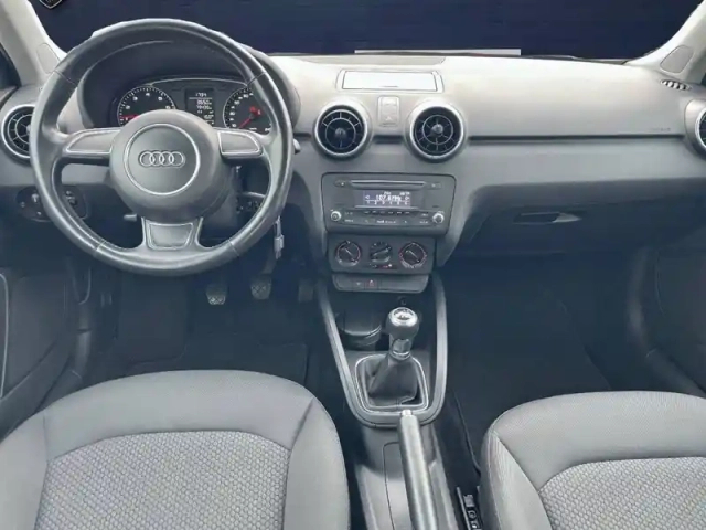 Audi A1 1.0 tfsi ultra 82 — photo 13