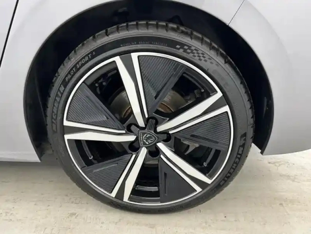 Peugeot 308 phev 180ch gt e-eat8 + toit ouvrant — photo 20