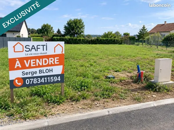 Terrain 710 m² CAMPREMY