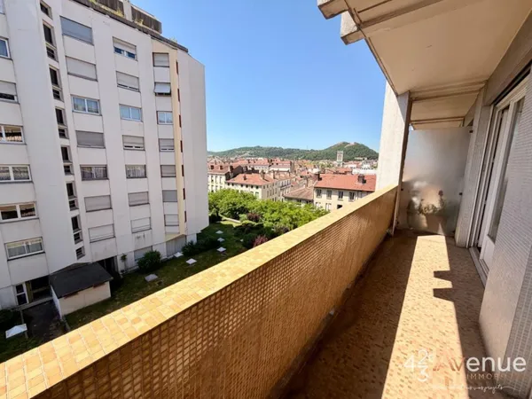 CENTRE-VILLE DE SAINT-ÉTIENNE - 97 m² - 3 chambres - Balcon - Ascenseur - Garage possible