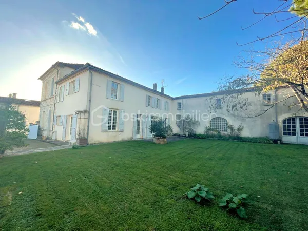 Maison 9 pièces 280 m²