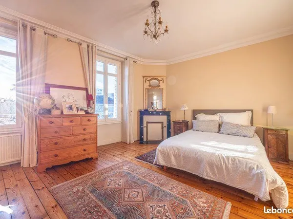 Maison de ville 7 pièces 142 m²