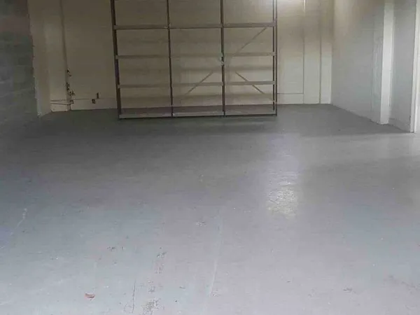 Local d'activité 198 m²