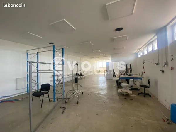 Local d'activité 130 m²