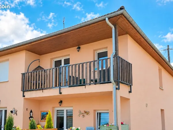 APPARTEMENT 110 m² AVEC GARAGE ET BALCON A HATTONVILLE