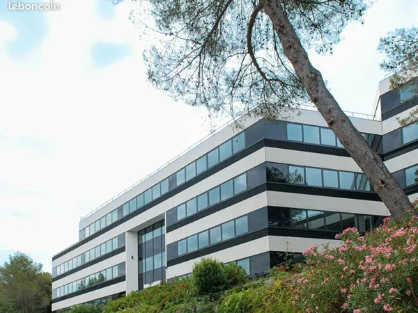 BUREAUX 245 m² VALBONNE