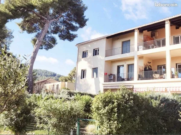 Appartement Location Hyères 1p 20m² 700€