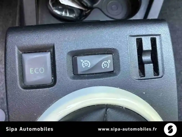 Renault Twingo iii 0.9 tce 90 energy e6c — photo 23