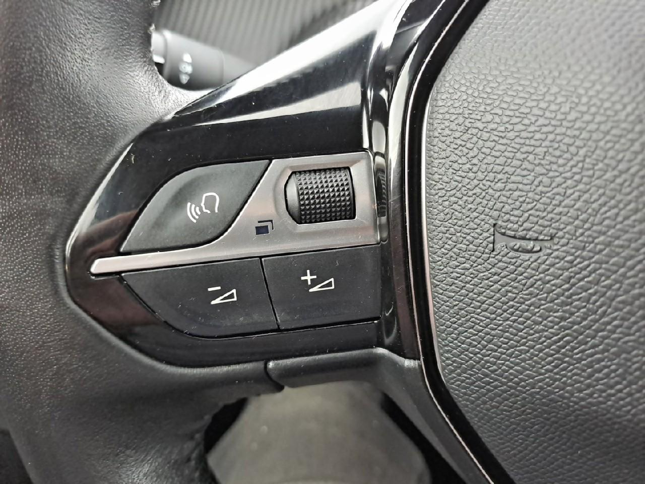 Peugeot 2008 puretech 100 s&s bvm6 active pack — photo 28