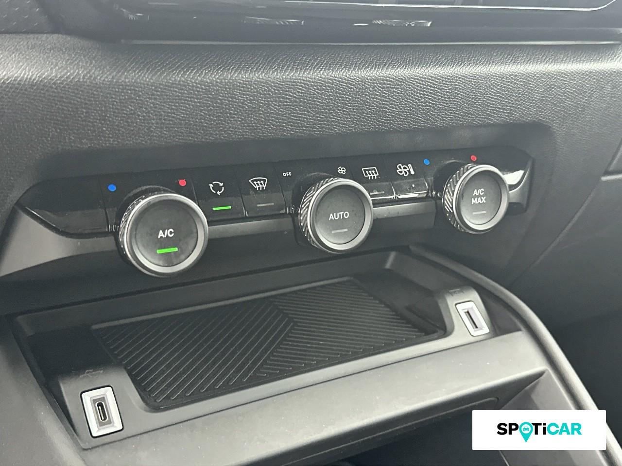 Citroën C4 puretech 130ch s&s shine eat8 — photo 15