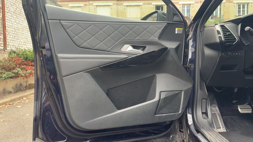 DS DS7 Crossback 1.6 PureTech 225 EAT8 - Grand Chic – 2019 – 51595 km – Essence – Boîte Automatique — photo 22