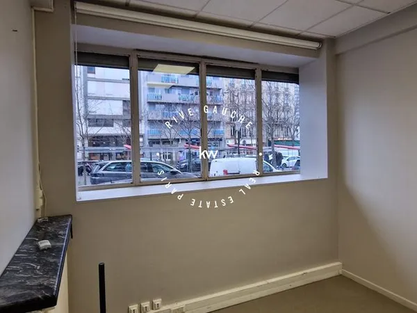 Bureaux 77 m²