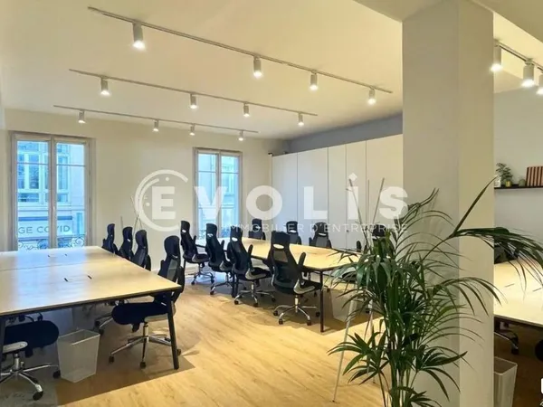 Bureau 190 m²