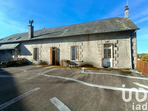 Maison 8 pièces 253 m²