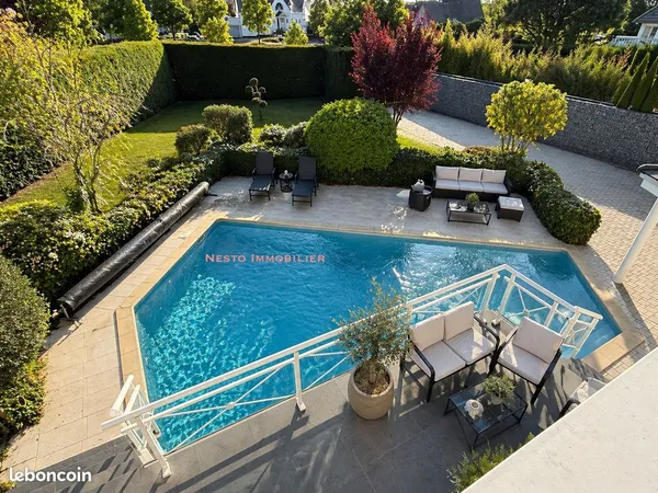Villa 356 m² : sous-sol complet et piscine chauffée - La Wantzenau, Strasbourg