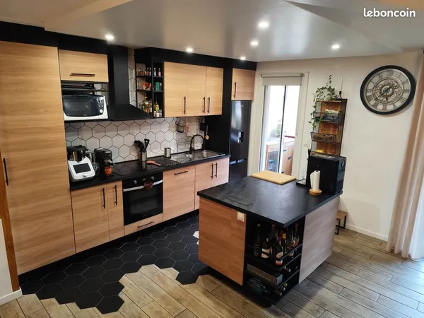 Appartement T3 de 74 m² - Quartier Roseraie/Bonnefoy - Garage, parking, cave et balcon - Aucun frais