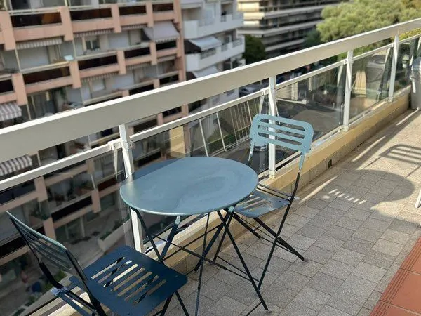 Location 2 pièces pour 10 mois
