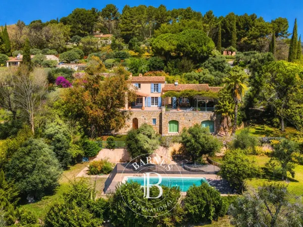 FAYENCE - Propriété de charme avec vue panoramique dans un secteur privilégié