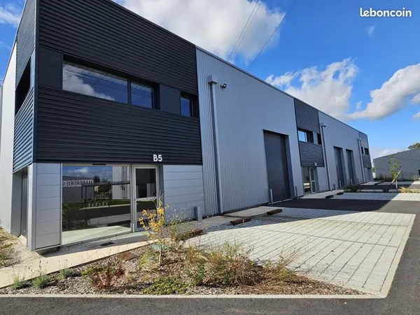 Local 205 m² Saint-Jean-de-Boiseau