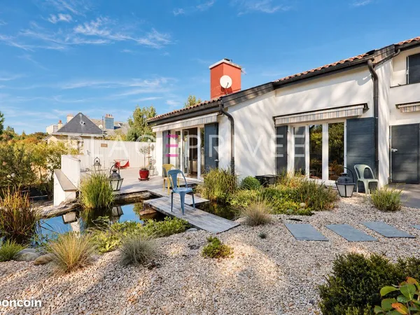 Maison 9 pièces 231 m²