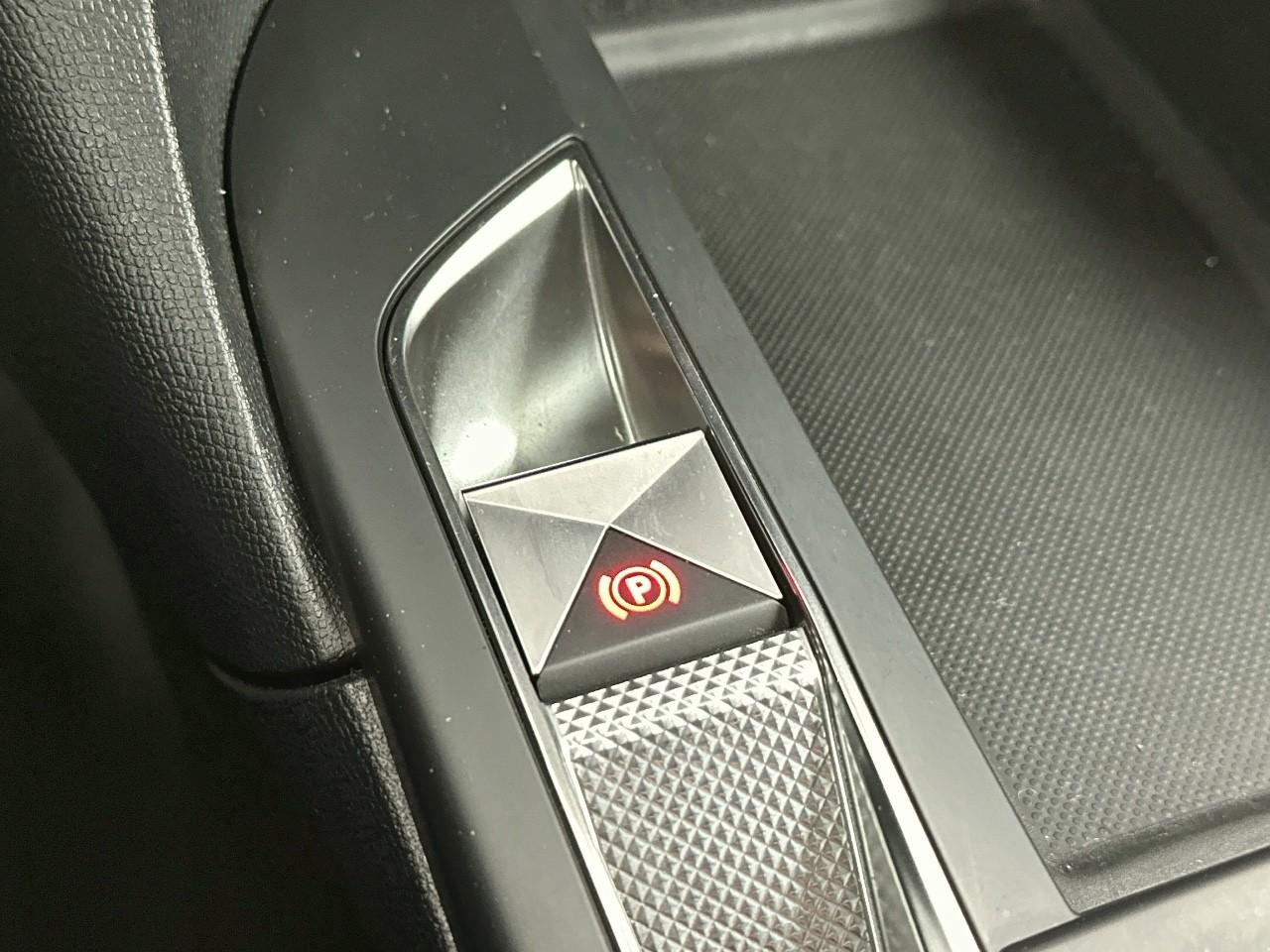 Ds Ds 3 crossback puretech 130 eat8 montmartre — photo 32