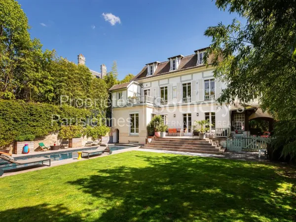 Boulogne Nord - Propriété d'exception de 610 m2 - Jardin paysagé