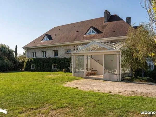Villa 11 pièces 330 m²