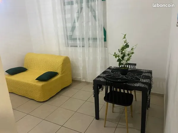 F2 meublé en bas de villa de 45 m² à louer - Le Moule