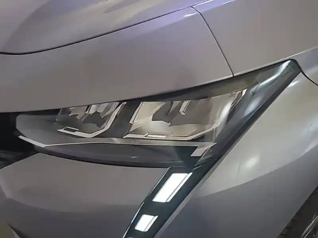 Peugeot 308 phev 180 e-eat8 — photo 18