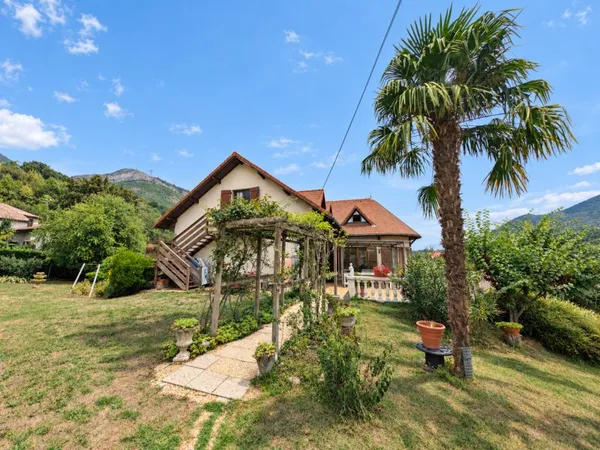 Maison 7 pièces 200 m²