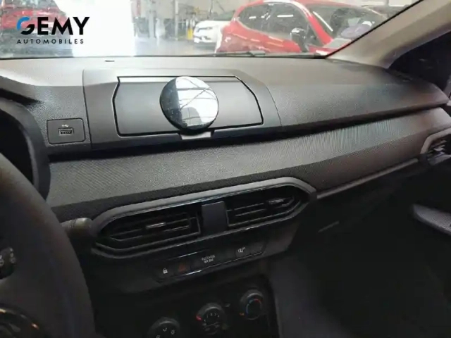 Dacia Sandero sce 65 - 22 — photo 15