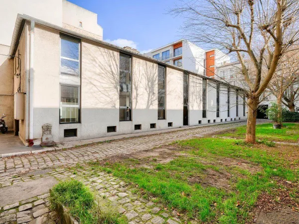 Bureaux 687 m²
