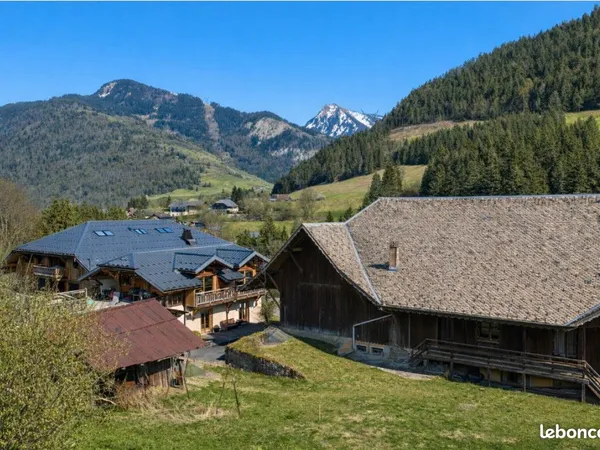 Maison 6 pièces 320 m²